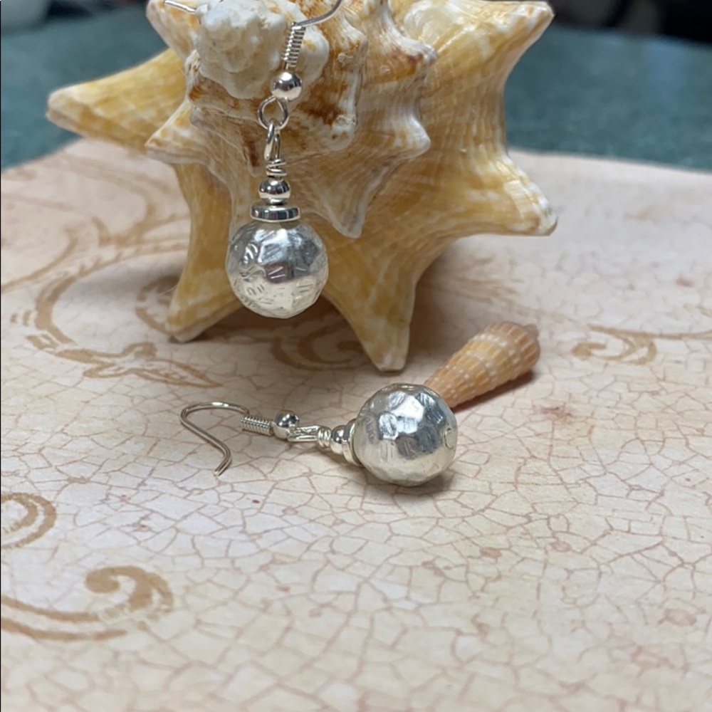 NWOT NEW Chunky silver hammered earrings zinc